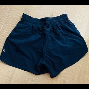 Lululemon Track That Mid Rise Short 5" True Navy